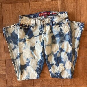 Hot Kiss bleached distressed low rise cotton Tammy straight leg jeans, juniors 3